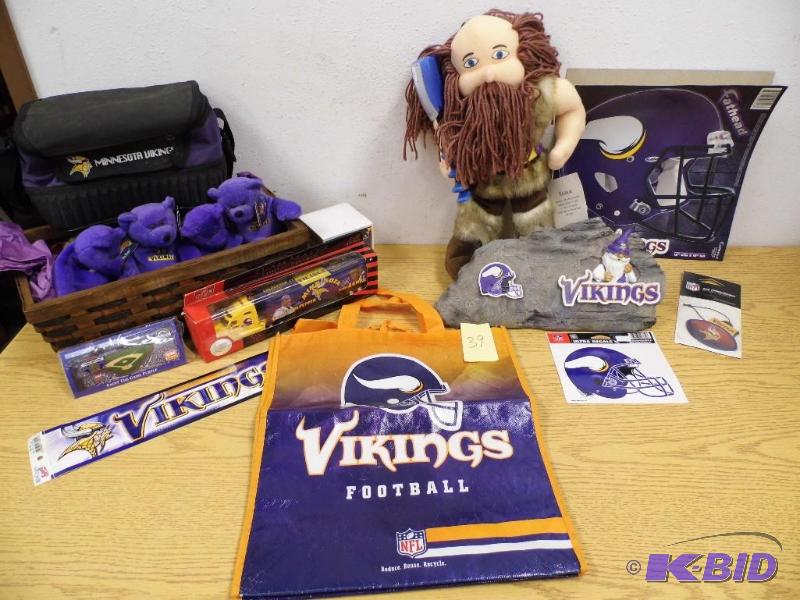 lot 39 image: Vikings Items
