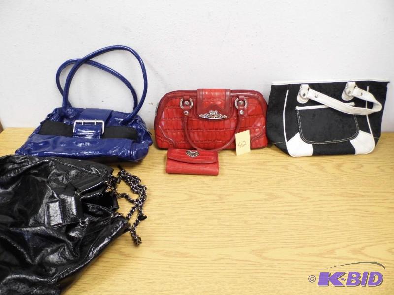 lot 42 image: Purses
