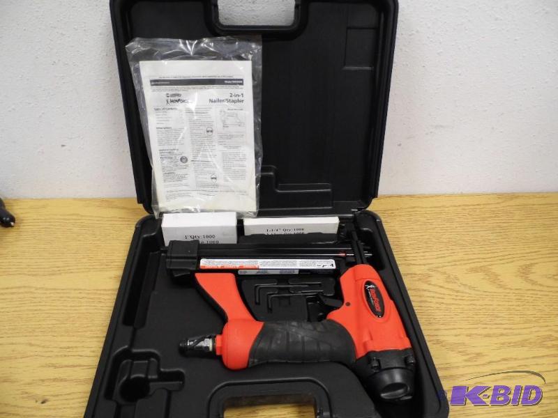 lot 8 image: New IronForce 2in 1 Nailer