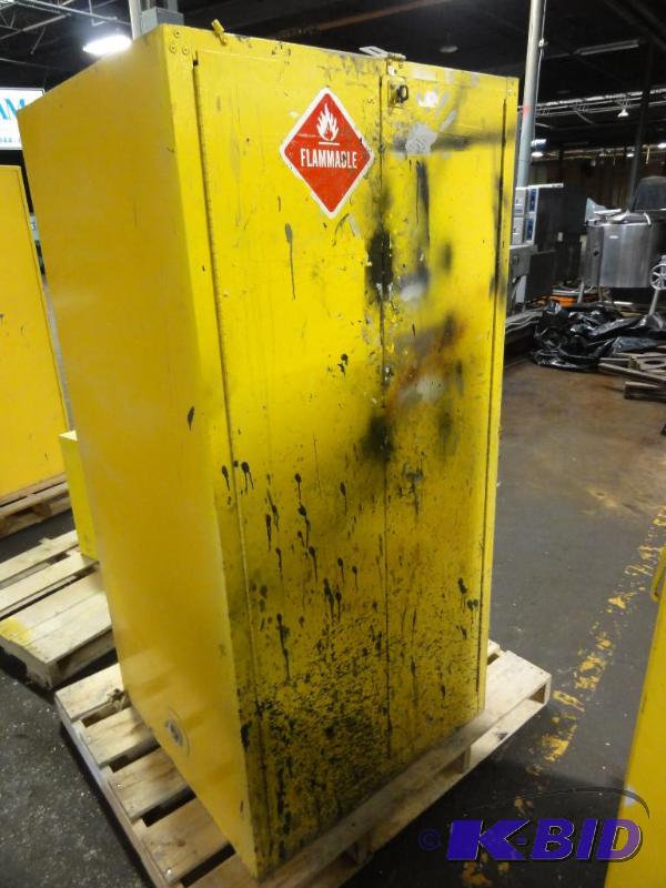 lot 4998A image: Flammable Safety Storage Cabinet 4-Shelves Ap...