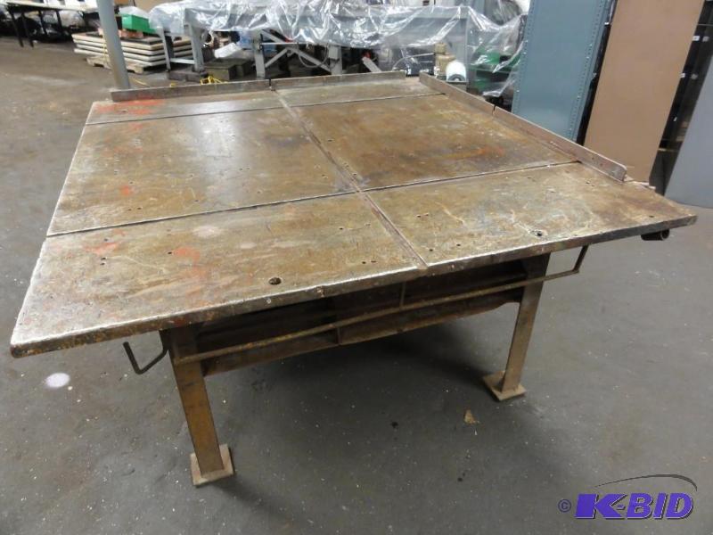 lot 4999 image: Solid Steel Surface Welding Assembly Die Tabl...