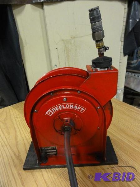 lot 5073 image: Reelcraft Model 4625-OLP retractable hose ree...
