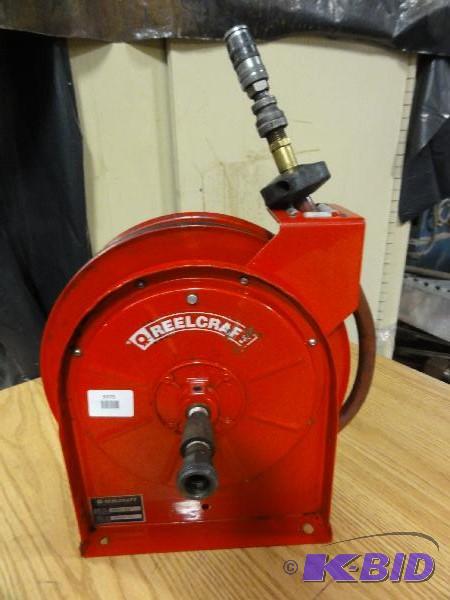 lot 5075 image: Reelcraft Model A5825-OLP retractable hose re...