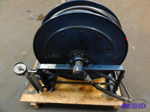 lot 5080 image: Retractable Hose Reel with approx 50 feet of ...