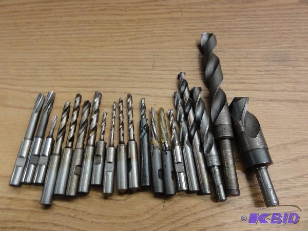 lot 5195 image: (20) Assorted 38" shank drill bits, .12...