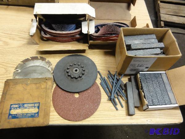 lot 5252 image: Lot of assorted Abrasives and cutting items t...