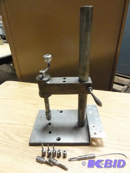 lot 5260 image: Manual Tapping Machine 5" x 10" 8&q...