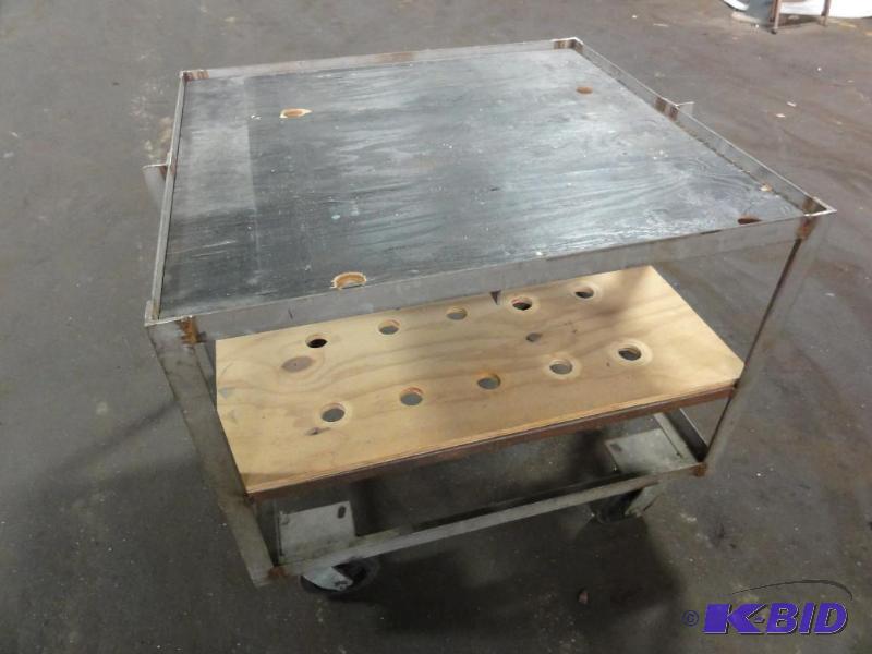 lot 5280 image: Heavy Duty Metal Cart Approximate 32" x ...