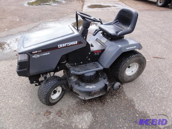 lot 5302 image: Craftsman Riding Lawn Mower Garden Tractor 14...