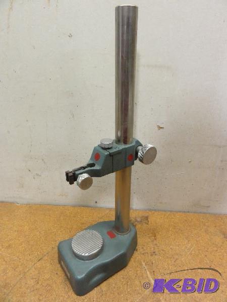 lot 11 image: Mitutoyo 12" Indicator Stand Model 519-1...