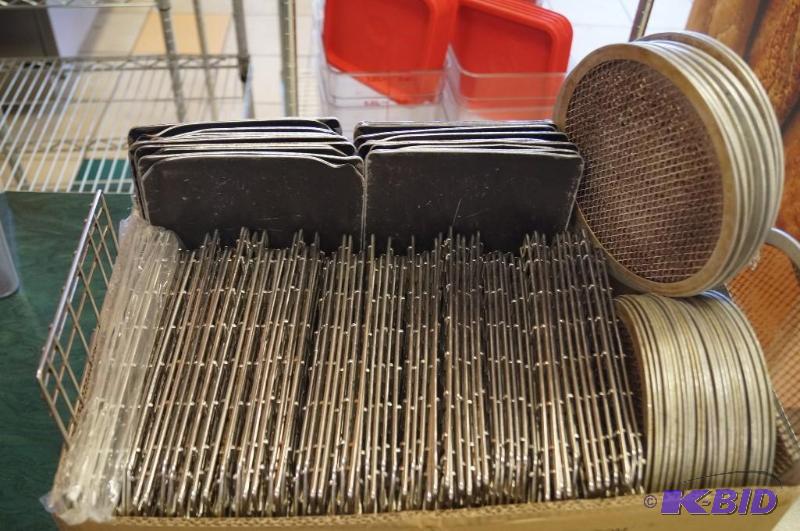 lot 59 image: toasting trays