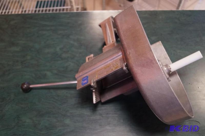 lot 75 image: Veggie slicer