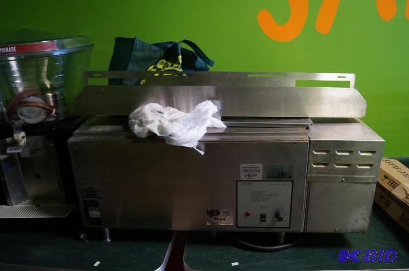 lot 93 image: Quizno toaster oven