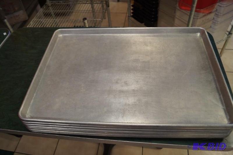 lot 96 image: baking pans