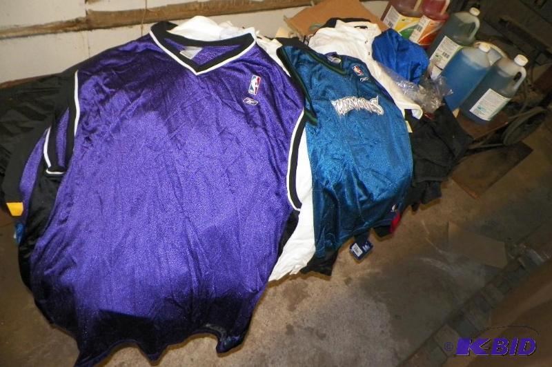 19 pieces of misc. clothing