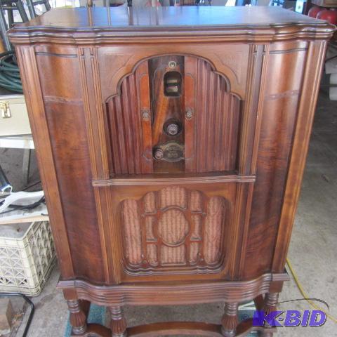 RCA Victor Floor Radio