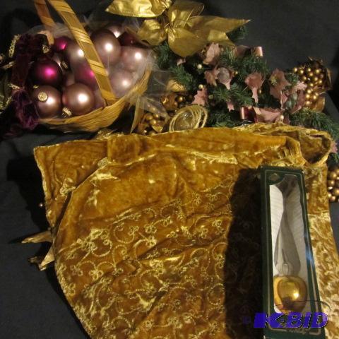 Gold Decorations