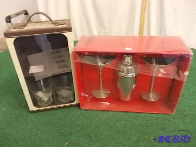 Stainless Steel Drink Shaker Set &amp 2-Bail...