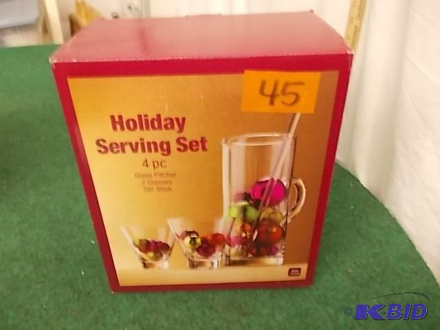 NEW 4-Piece Holiday Serving Set&nbsp (Glass ...