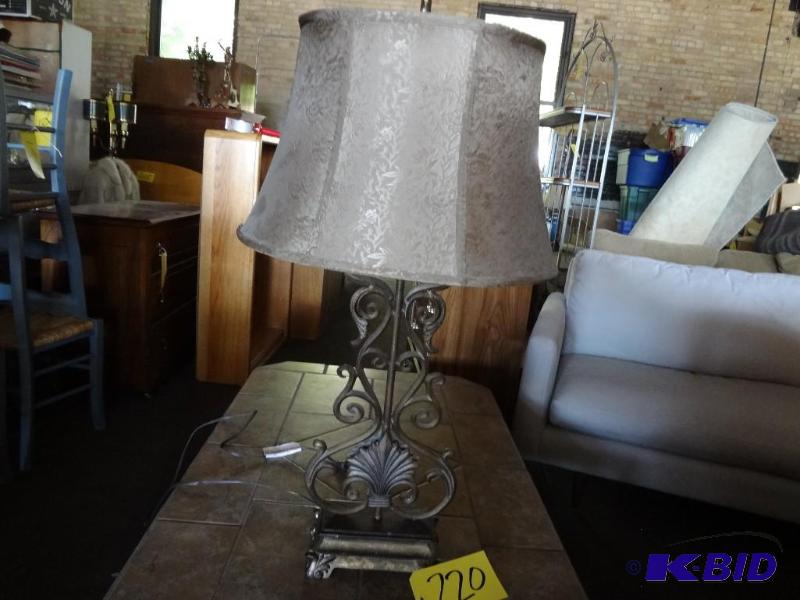Metal Filagree Table Lamp