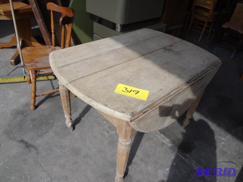 Old Five Leg Drop Leaf, we think its Walnut