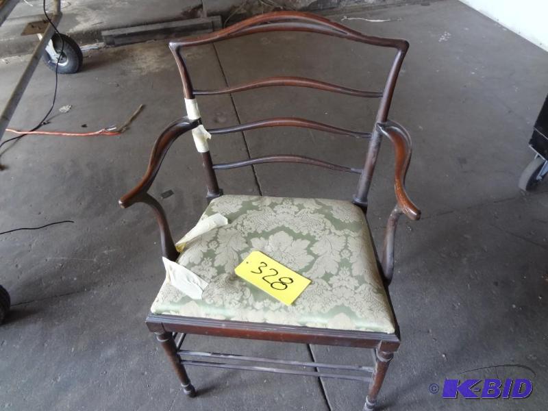 Delicate Bentwood, needs repair