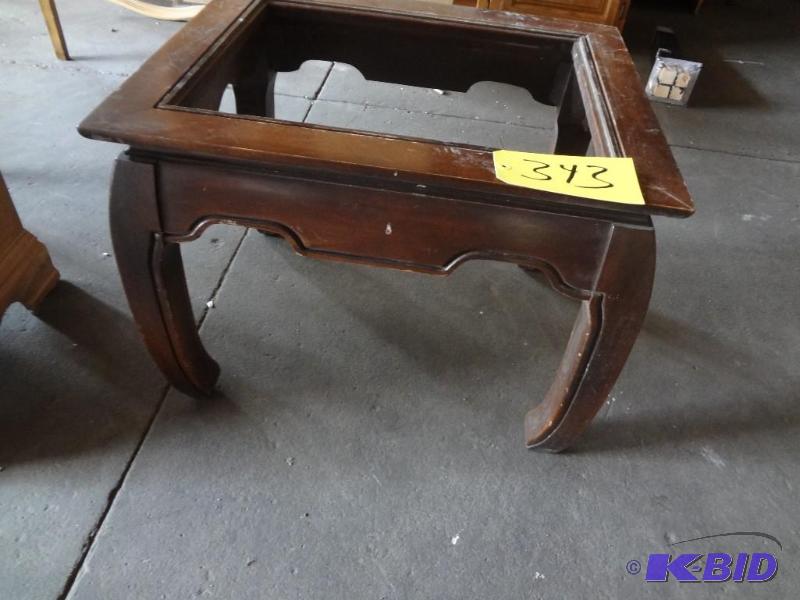Bowleg Table, needs glass