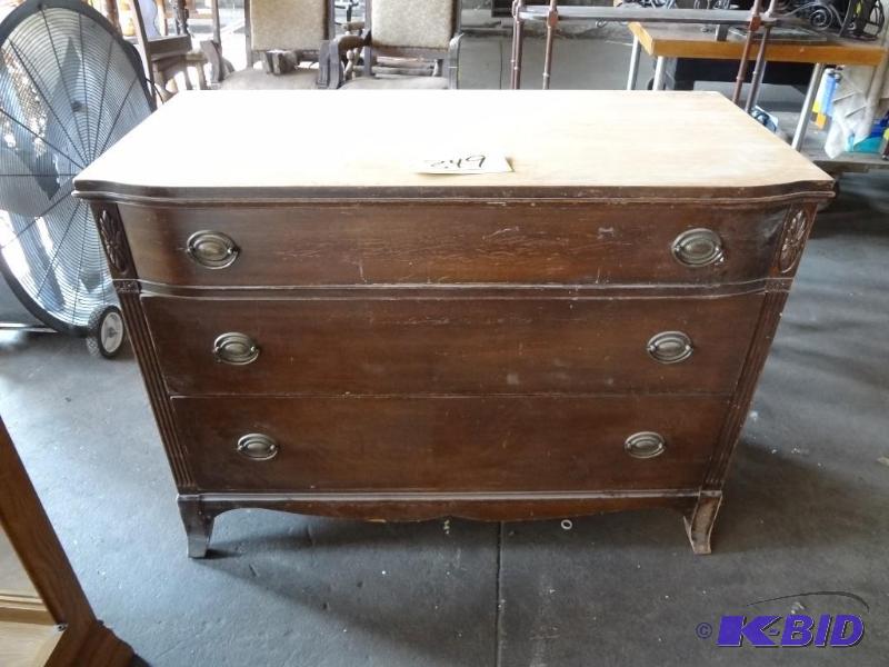Dresser