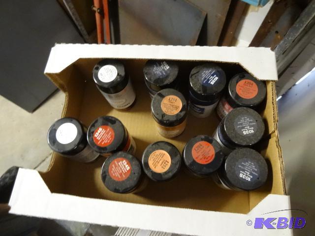 lot 109 image: 12 cans of model paint spray...