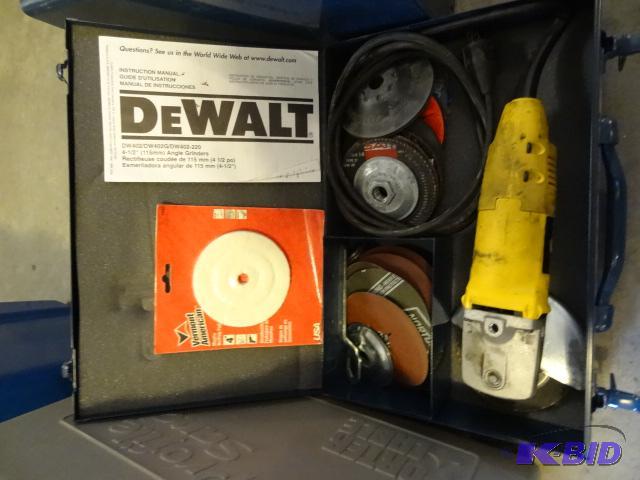 lot 23 image: Dewalt 4 12" Grinder DW402 in Metal Cas...