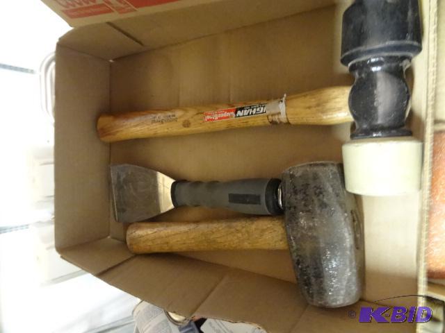 lot 231 image: 2 Hammers and a scraper...