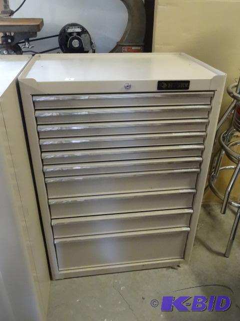 lot 4 image: Husky Metal 10 Drawer ToolHardware Cabinet. ...