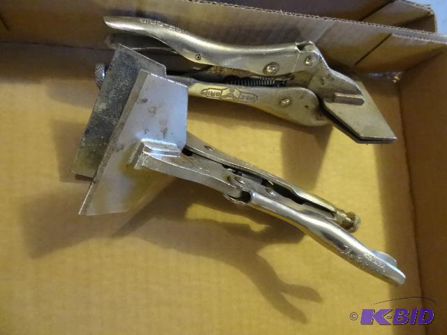 lot 50 image: 2 Vise Grip Locking Pliers...
