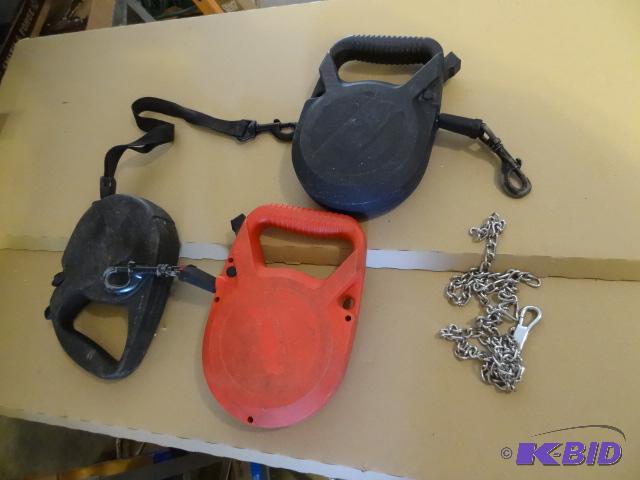 lot 74 image: 3 Retractable Dog Leashes...
