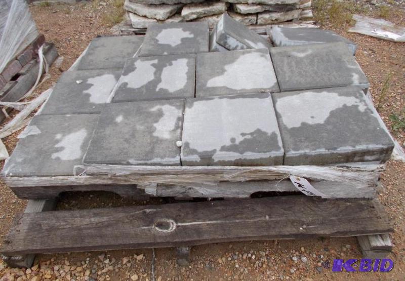 lot 14 image: 1 Pallet of Square Concrete Pavers LightDark...