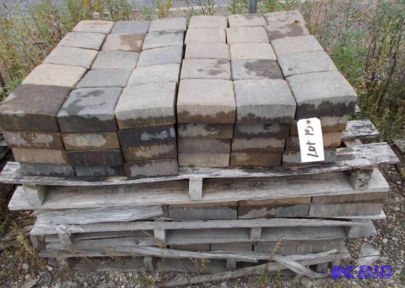 lot 15 image: 1 Pallet of Concrete Cobblestone Pavers Tan, ...