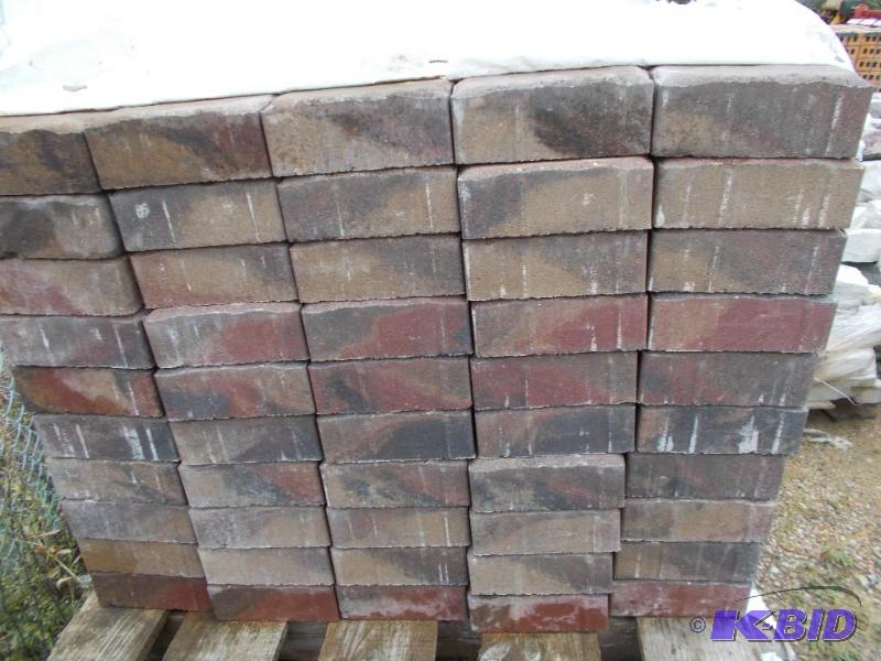 lot 17 image: 1 Pallet of Rochester Colonial Interlock Pave...
