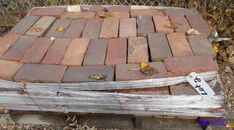 lot 2 image: 1 Pallet of Vintage Reclaimed Clay Pavers &nb...