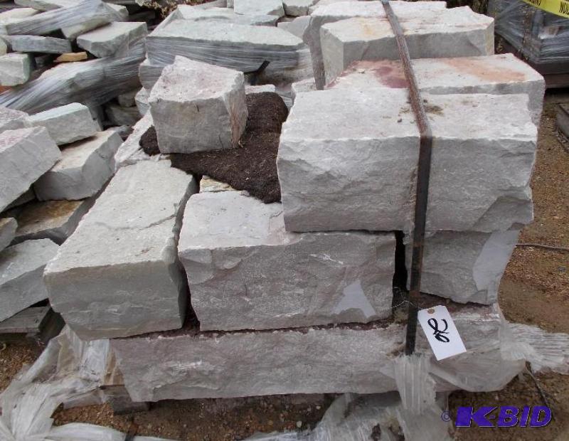 lot 26 image: 1 Pallet of Chilton Limestone Garden Stone Wa...