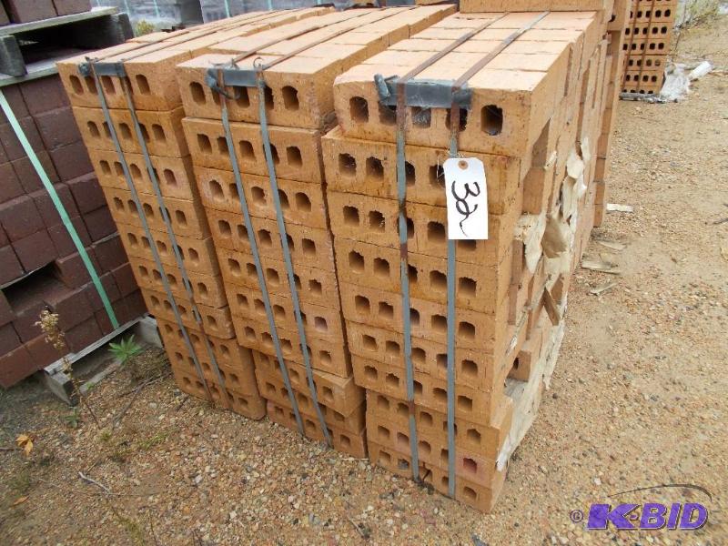 lot 32 image: 1 Pallet of Interstate Brand Clay Structural ...