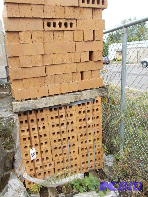 lot 38 image: 1 Double Pallet of Interstate Brand Clay Stru...