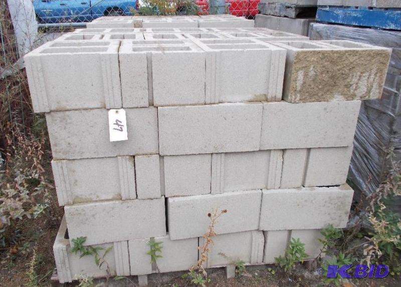 lot 47 image: 1 Pallet of Concrete Cinder Construction Bloc...