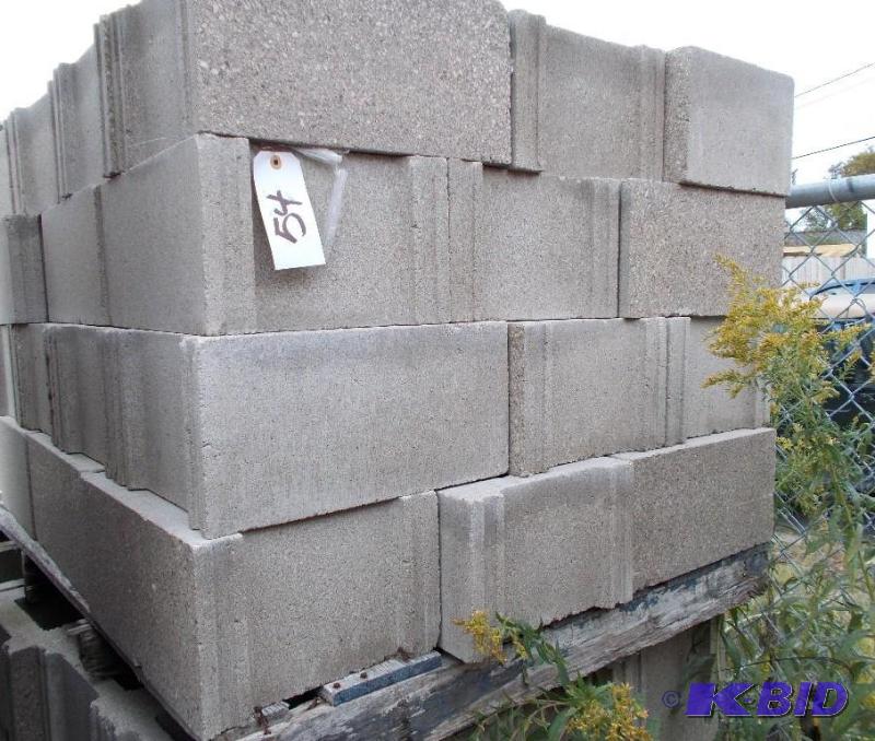 lot 54 image: 1 Pallet of Concrete Cinder Construction Bloc...
