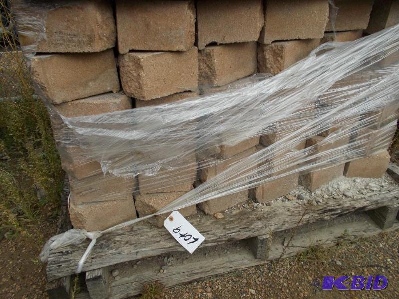 lot 9 image: 1 Pallet of Umber Colored Anchor Windsor Reta...