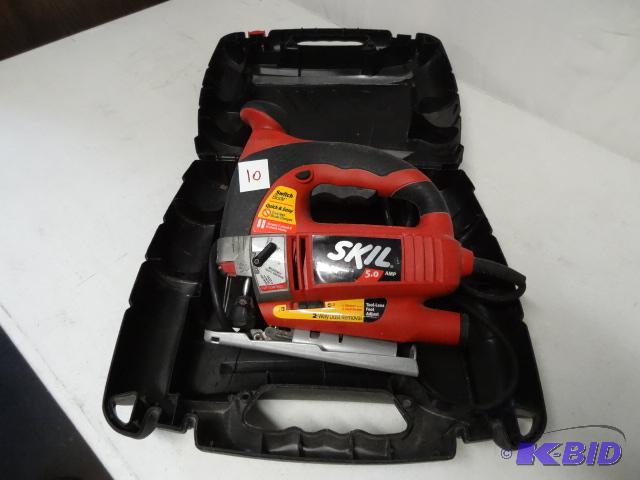 lot 10 image: Skil jig saw....