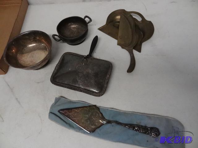 lot 114 image: Brass crumb catcher. Silver plate. 4 pieces...