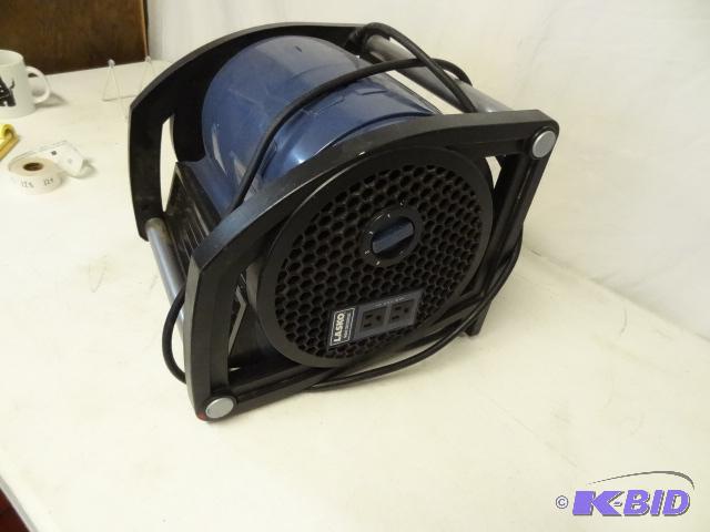 lot 127 image: Lasko fan. Works...