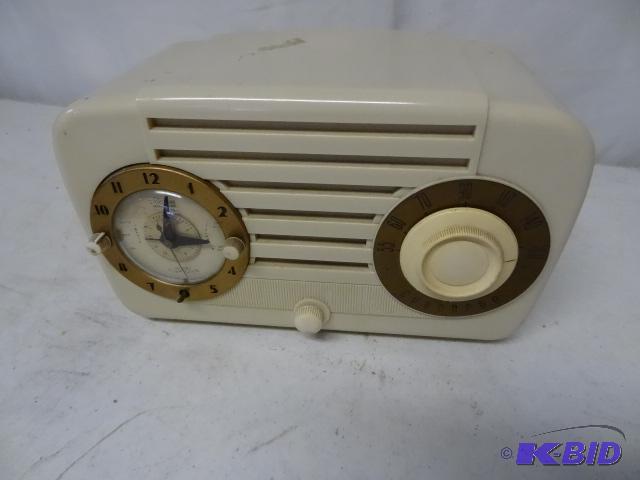 lot 132 image: Telechmon radio white....