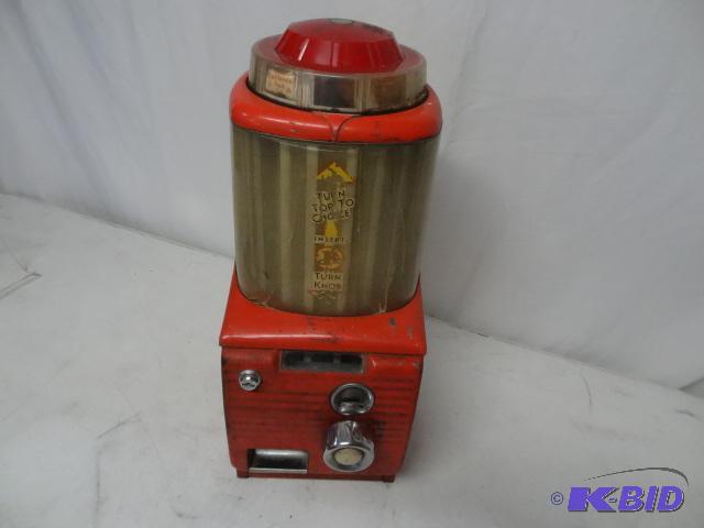 lot 142 image: NW twirler vending. No key unlocked...