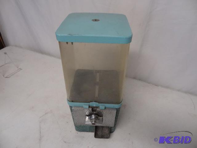 lot 144 image: Vending machine. With key...